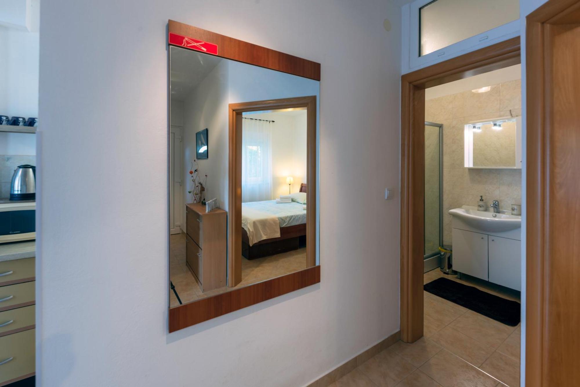 Apartment Anamaria With Seaview Petrcane Luaran gambar