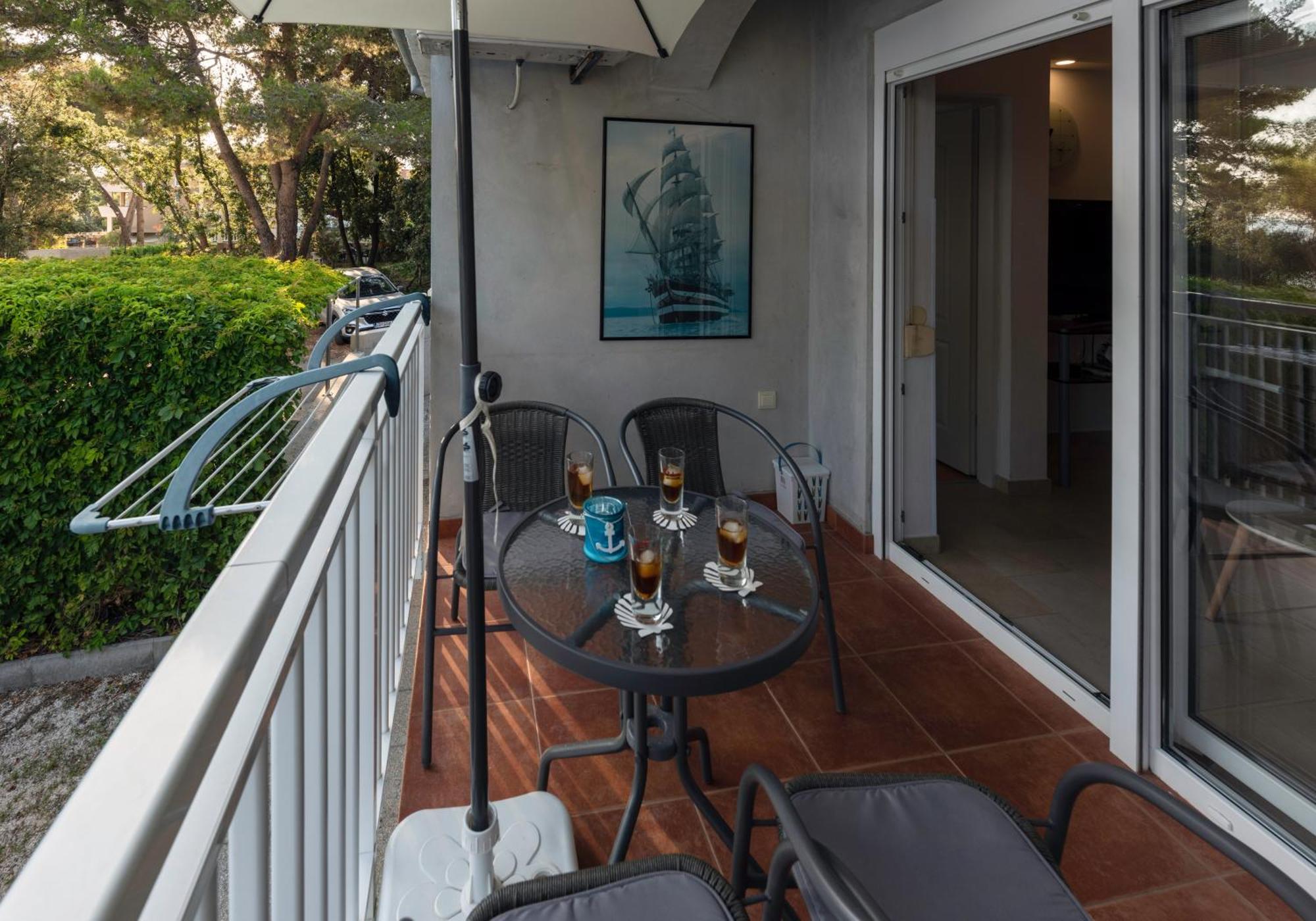 Apartment Anamaria With Seaview Petrcane Luaran gambar
